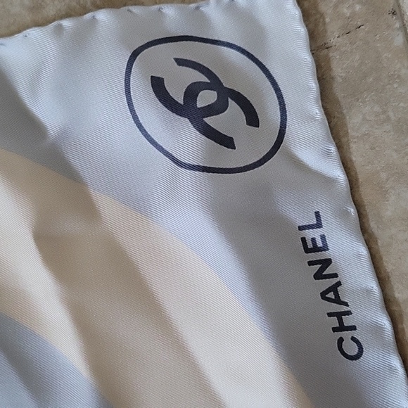 Made in Italy CHANEL 100% Silk Scarf - Picture 8 of 11